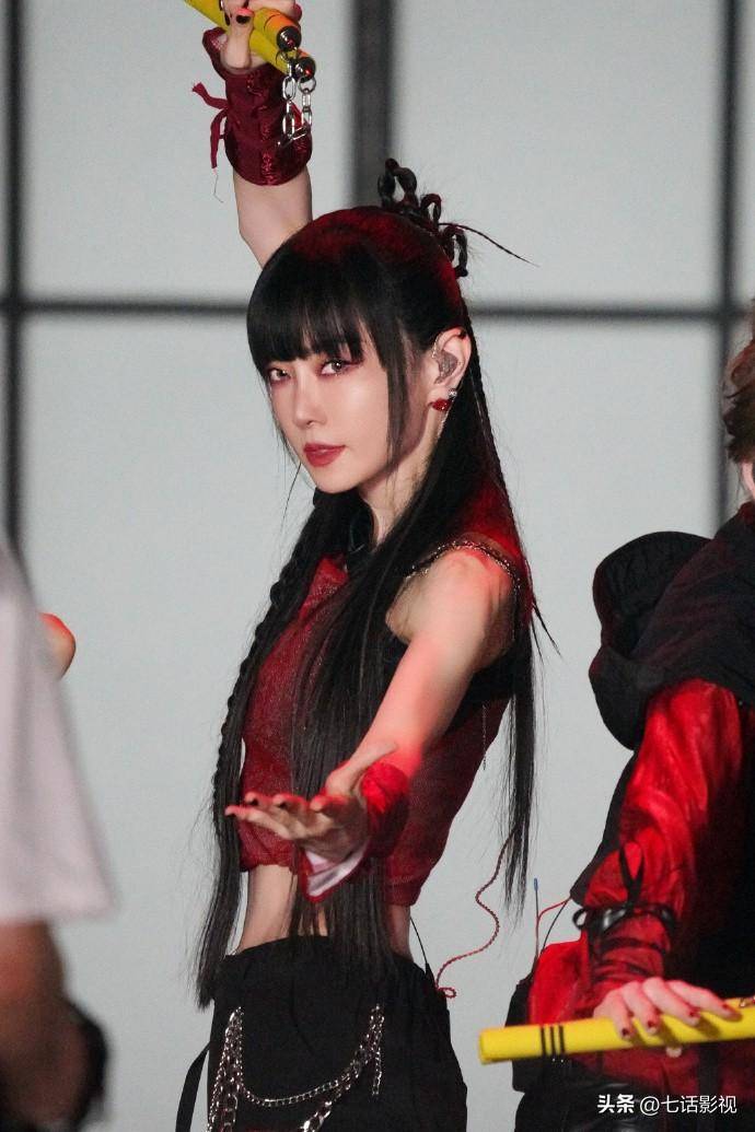 《乘风2024》陈昊宇成C,没有流量与咖位护体、没有情怀加成,也能黑马逆袭(图14) 《乘风2024》陈昊宇成C,没有流量与咖位护体、没有情怀加成,也能黑马逆袭(图14)