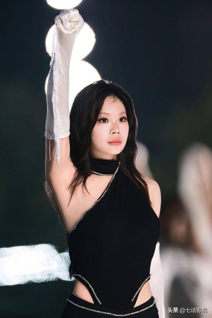 《乘风2024》陈昊宇成C,没有流量与咖位护体、没有情怀加成,也能黑马逆袭(图15) 《乘风2024》陈昊宇成C,没有流量与咖位护体、没有情怀加成,也能黑马逆袭(图15)