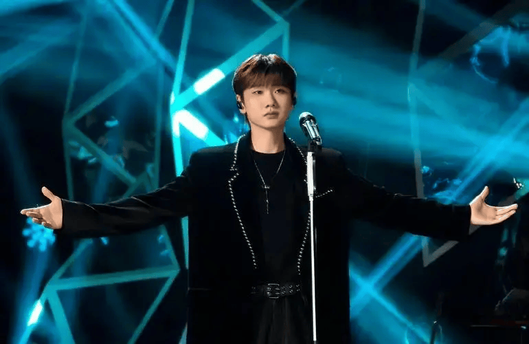 《歌手2024》为什么会一路走低,上半场《战狼2》,下半场《年会不能停》(图14) 《歌手2024》为什么会一路走低,上半场《战狼2》,下半场《年会不能停》(图14)