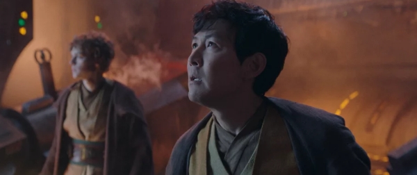 李政宰主演首部好莱坞影集《星球大战:侍者》迎来大结局,展开殊死决战,薛也将在此时面对自己内心纠缠多年的心魔(图1) 李政宰主演首部好莱坞影集《星球大战:侍者》迎来大结局,展开殊死决战,薛也将在此时面对自己内心纠缠多年的心魔(图1)