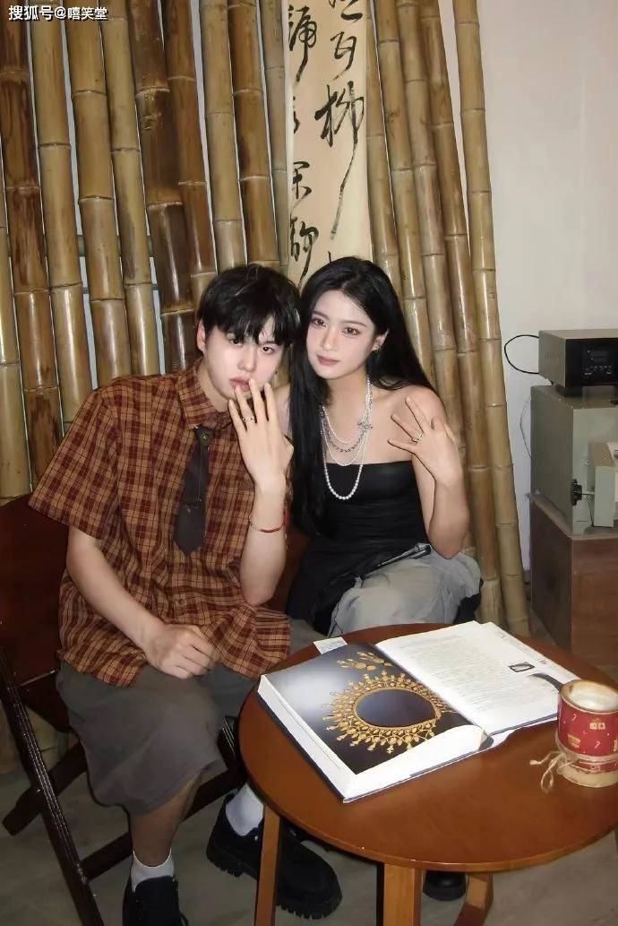 恭喜王澳楠和无脸男葫芦拥有了甜甜的爱情,祝福两位Rapper(图7) 恭喜王澳楠和无脸男葫芦拥有了甜甜的爱情,祝福两位Rapper(图7)