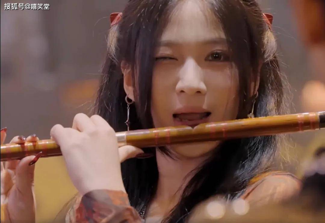 恭喜王澳楠和无脸男葫芦拥有了甜甜的爱情,祝福两位Rapper(图5) 恭喜王澳楠和无脸男葫芦拥有了甜甜的爱情,祝福两位Rapper(图5)