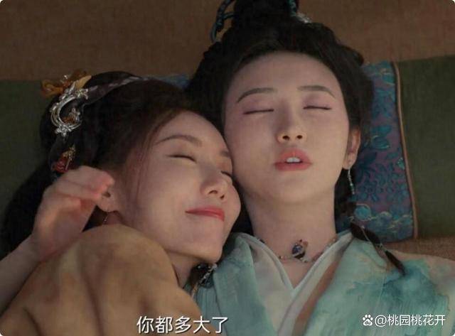 高露现身四川街头:标致的鹅蛋脸变成了棱角分明的六棱脸,颧骨显得非常高耸突兀(图1) 高露现身四川街头:标致的鹅蛋脸变成了棱角分明的六棱脸,颧骨显得非常高耸突兀(图1)