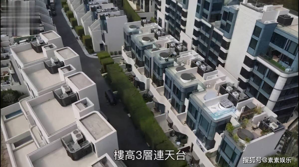 网友在伦敦的哈罗德偶遇吴千语和施伯雄,这一对新婚夫妻甜蜜到羡煞旁人(图9) 网友在伦敦的哈罗德偶遇吴千语和施伯雄,这一对新婚夫妻甜蜜到羡煞旁人(图9)