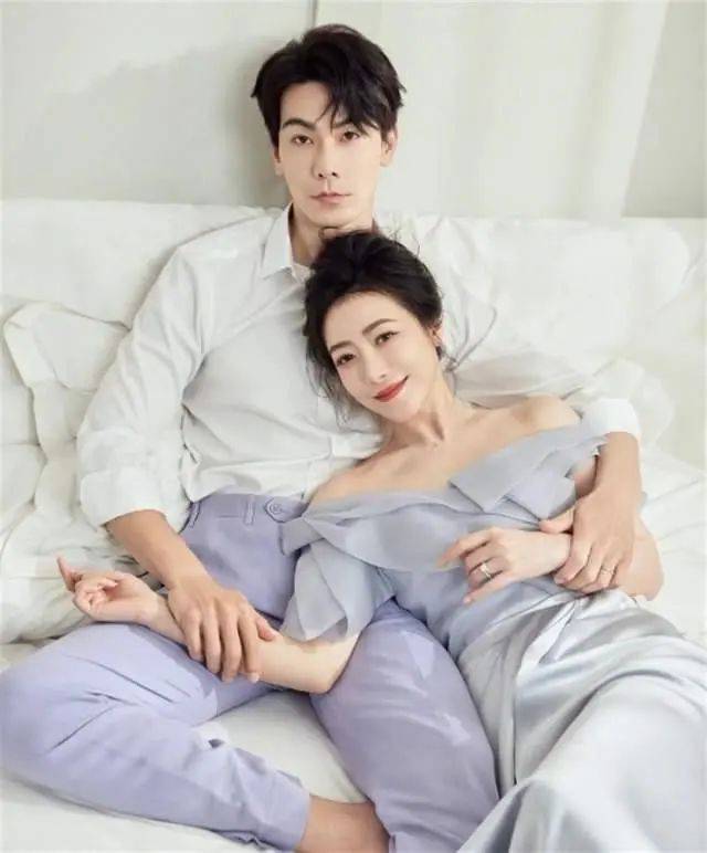 演员张昊唯的瓜一个接一个被曝出,让娱乐圈又开始“热闹”起来(图1) 演员张昊唯的瓜一个接一个被曝出,让娱乐圈又开始“热闹”起来(图1)