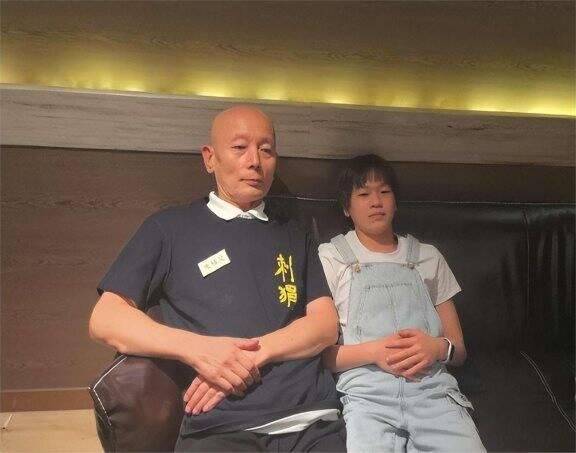 全红婵的耀眼星途引得众人瞩目,就连经验丰富的葛大爷也难以抵挡她的魅力(图3) 全红婵的耀眼星途引得众人瞩目,就连经验丰富的葛大爷也难以抵挡她的魅力(图3)