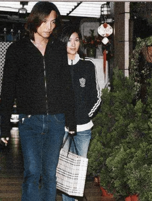 上海首富周正毅前妻终于透露掌掴杨恭如内幕:被嚣张态度气到,明明是“小三”却言语挑衅(图13) 上海首富周正毅前妻终于透露掌掴杨恭如内幕:被嚣张态度气到,明明是“小三”却言语挑衅(图13)