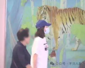 胡先煦和美女李宛妲谈恋爱曝光,很难想象胡先煦和李宛妲会看对眼(图4) 胡先煦和美女李宛妲谈恋爱曝光,很难想象胡先煦和李宛妲会看对眼(图4)