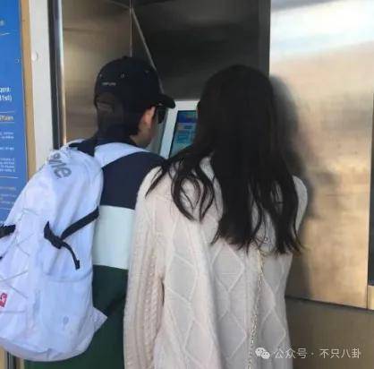 胡先煦和美女李宛妲谈恋爱曝光,很难想象胡先煦和李宛妲会看对眼(图39) 胡先煦和美女李宛妲谈恋爱曝光,很难想象胡先煦和李宛妲会看对眼(图39)