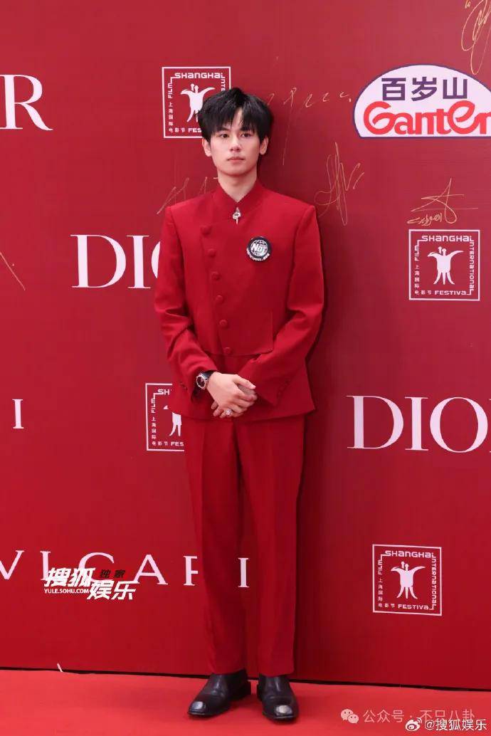 胡先煦和美女李宛妲谈恋爱曝光,很难想象胡先煦和李宛妲会看对眼(图70) 胡先煦和美女李宛妲谈恋爱曝光,很难想象胡先煦和李宛妲会看对眼(图70)