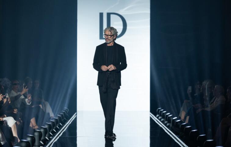 《时尚世家》揭法国时尚界惊人内幕,揭开虚构的时尚王朝的爱恨情仇与精彩秘辛(图1) 《时尚世家》揭法国时尚界惊人内幕,揭开虚构的时尚王朝的爱恨情仇与精彩秘辛(图1)