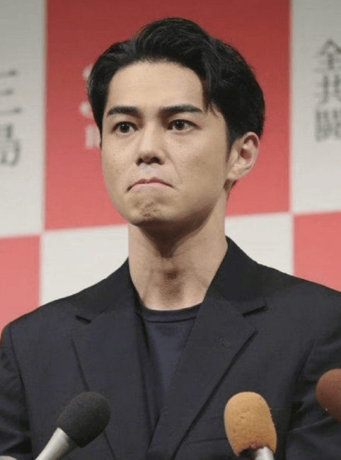 男星东出昌大宣布二婚,妻子是女演员松本花林(图21) 男星东出昌大宣布二婚,妻子是女演员松本花林(图21)