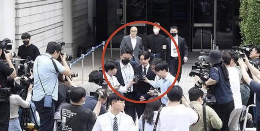 韩国“影帝”刘亚仁的性侵案有了新进展,韩国警方首次正式传唤刘亚仁来警局接受调查(图7) 韩国“影帝”刘亚仁的性侵案有了新进展,韩国警方首次正式传唤刘亚仁来警局接受调查(图7)