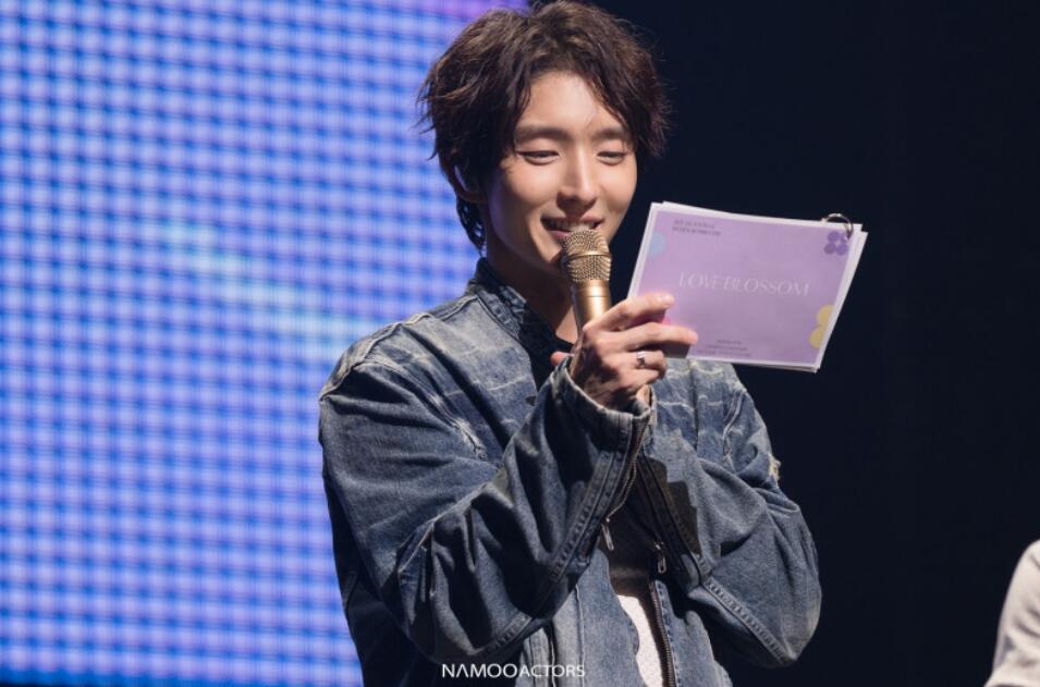 李准基自曝8年不吃泡面:“我个人特别喜欢吃小笼包和牛肉面,确实是具风味的美食”(图1) 李准基自曝8年不吃泡面:“我个人特别喜欢吃小笼包和牛肉面,确实是具风味的美食”(图1)