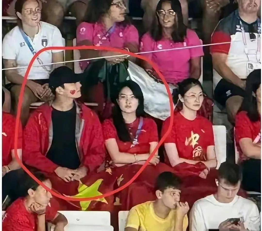 网传奥运跳水冠军陈若琳和演员牛骏峰的恋情 陈若琳好友现身辟谣:“假的!单着!”(图3) 网传奥运跳水冠军陈若琳和演员牛骏峰的恋情 陈若琳好友现身辟谣:“假的!单着!”(图3)