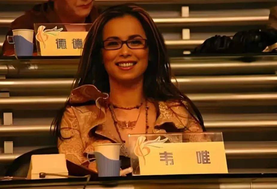 韦唯罕见分享了自己穿比基尼的美照,60岁的韦唯,状态竟然这么好?(图5) 韦唯罕见分享了自己穿比基尼的美照,60岁的韦唯,状态竟然这么好?(图5)