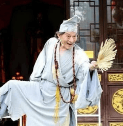 游本昌爆料《济公》选角幕后:演哑剧被《济公》导演看中,但导演觉得自己不怎么像个喜剧演员(图1) 游本昌爆料《济公》选角幕后:演哑剧被《济公》导演看中,但导演觉得自己不怎么像个喜剧演员(图1)