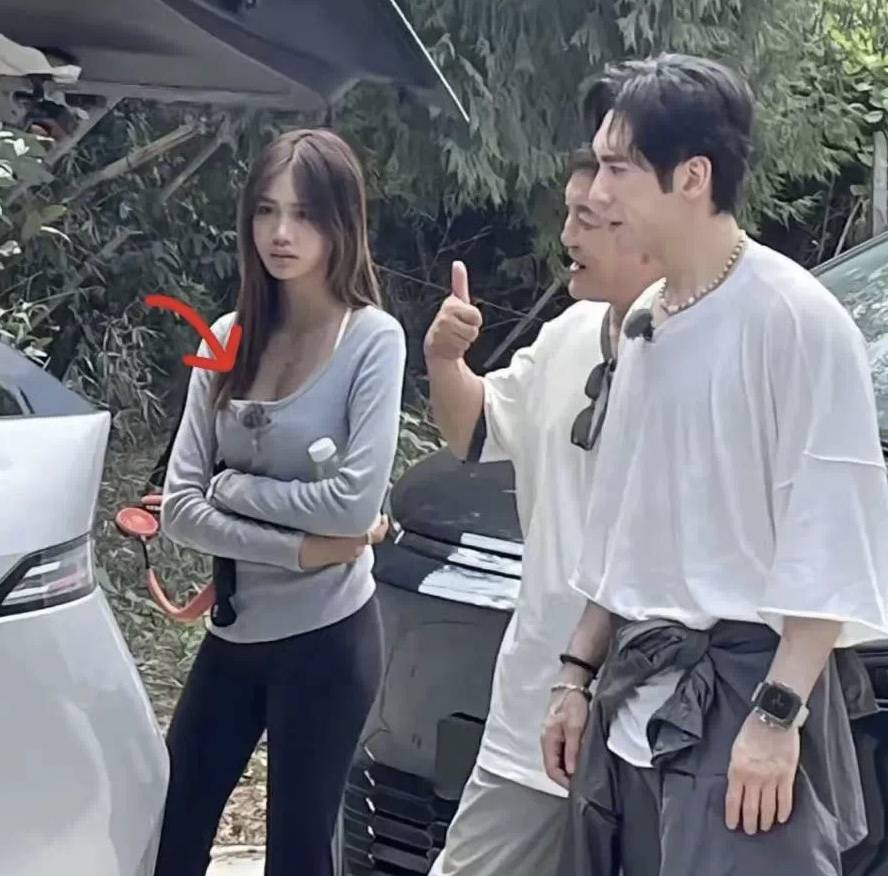 钟丽缇迎来了她的54岁生日,并在社交平台晒出庆生视频(图17) 钟丽缇迎来了她的54岁生日,并在社交平台晒出庆生视频(图17)