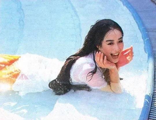 钟丽缇迎来了她的54岁生日,并在社交平台晒出庆生视频(图20) 钟丽缇迎来了她的54岁生日,并在社交平台晒出庆生视频(图20)