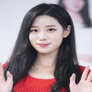 韩国女团Berry Good前成员祚弦五官更加精致 近照肩膀一片淤青引争议  