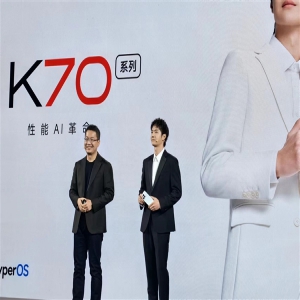 王一博现身Redmi K70发布会现场 与卢伟冰、现场观众进行了合影