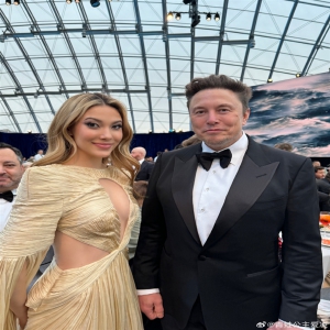 谷爱凌晒与特斯拉CEO马斯克合照 称：“在科学和电影的完美结中找到最开心的自己”