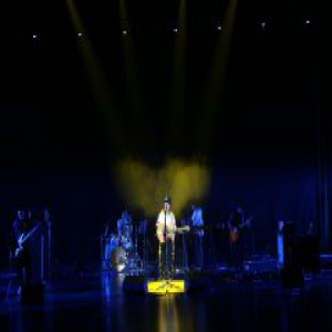 “新民谣”鸡蛋面乐队用最强的音乐现场嗨翻郑州大剧院